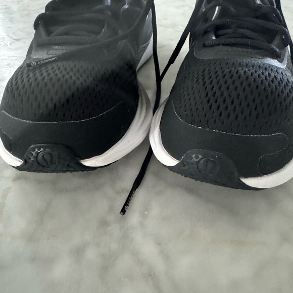 Lululemon Blissfeel Women's
Running Shoe Size 8.5 VGUC - Picture 5 of 6